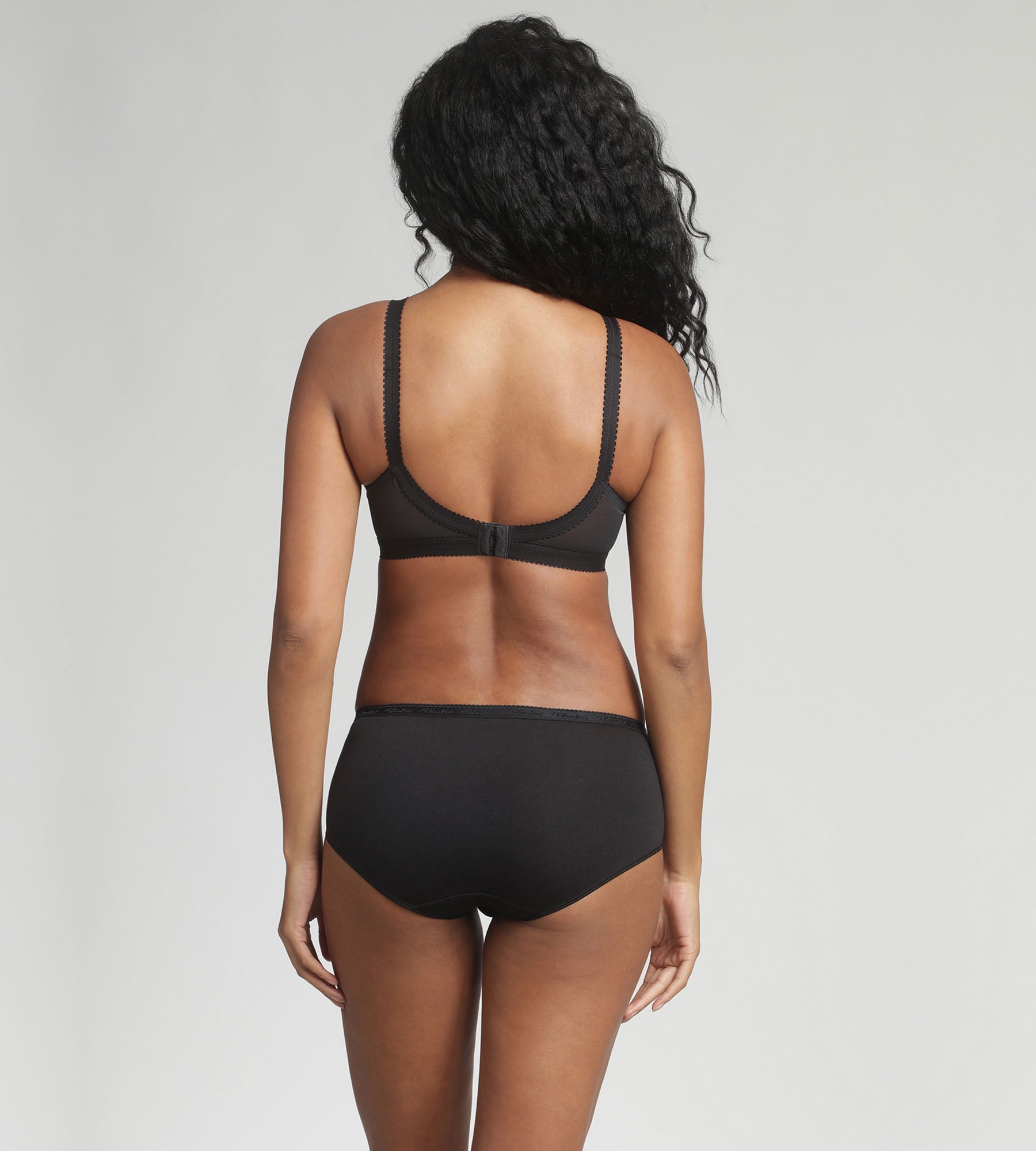 Playtex® Sujetador sin aros negro Cruzado Mágico 165
