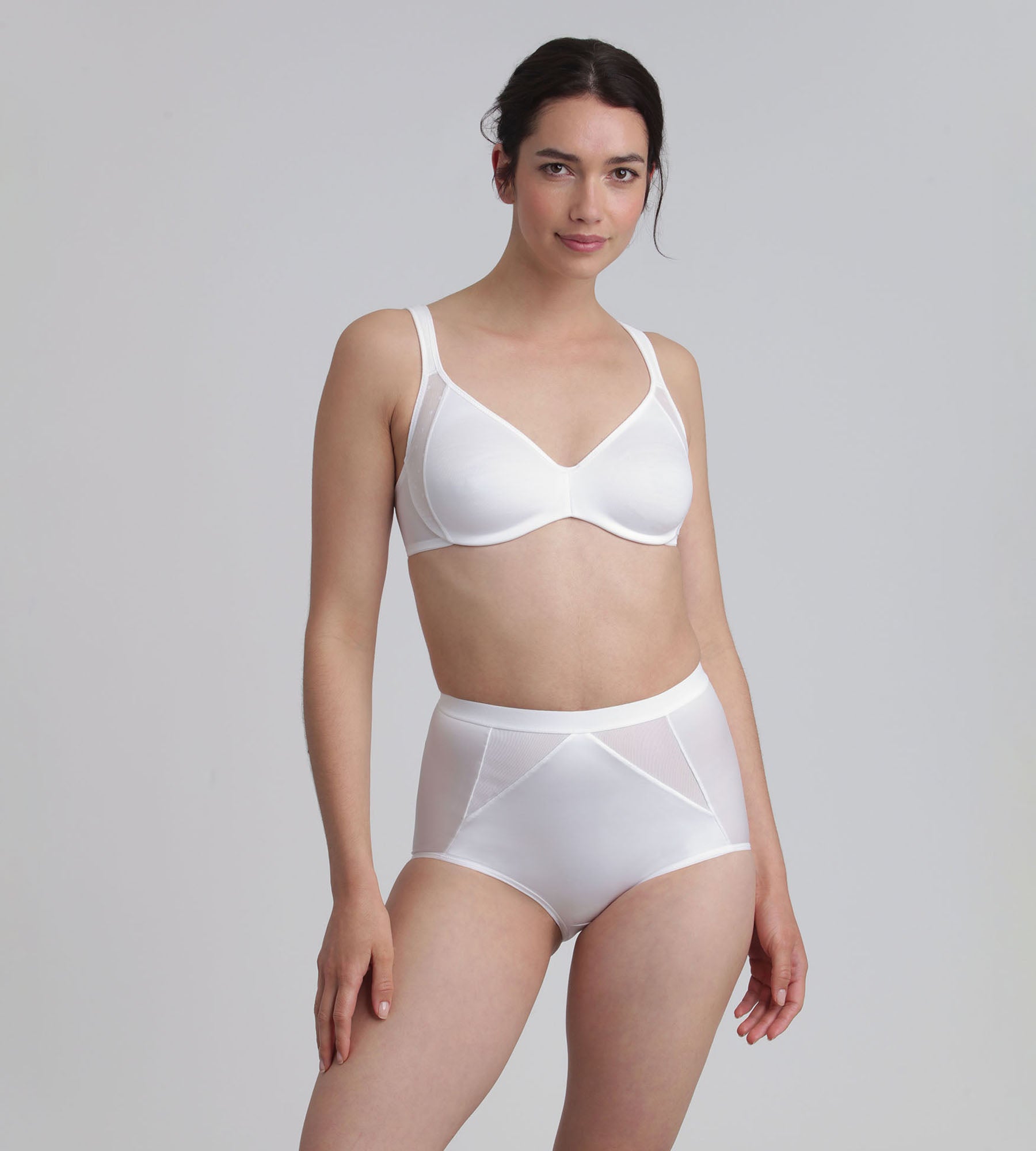 Playtex® Sujetador reductor blanco Expert in Silhouette