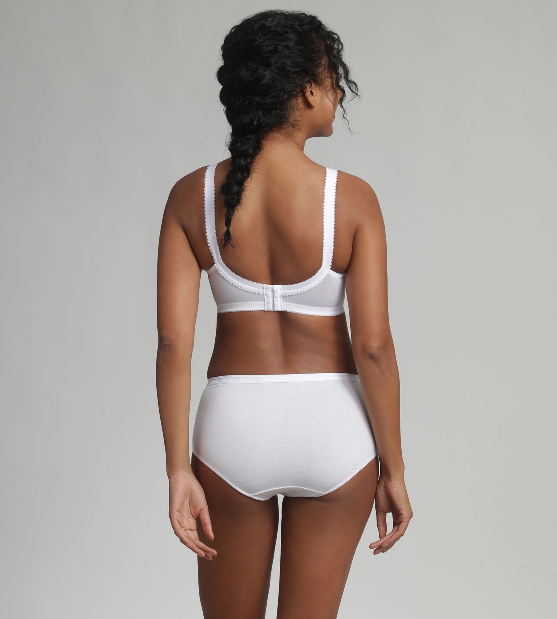 Playtex® Sujetador sin aros blanco Cruzado Mágico 556