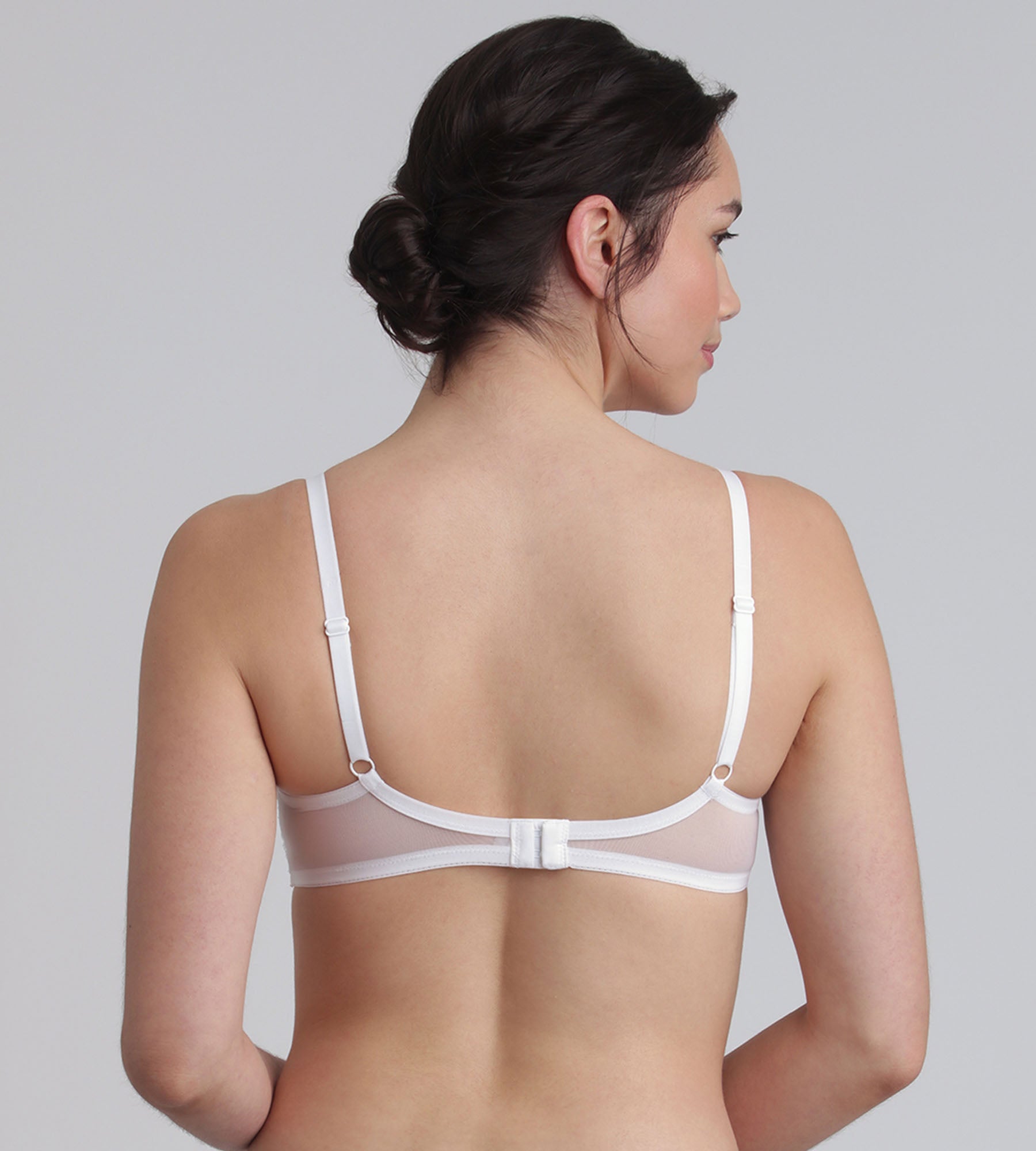 Playtex® Sujetador de encaje de media copa blanco Essential Elegance