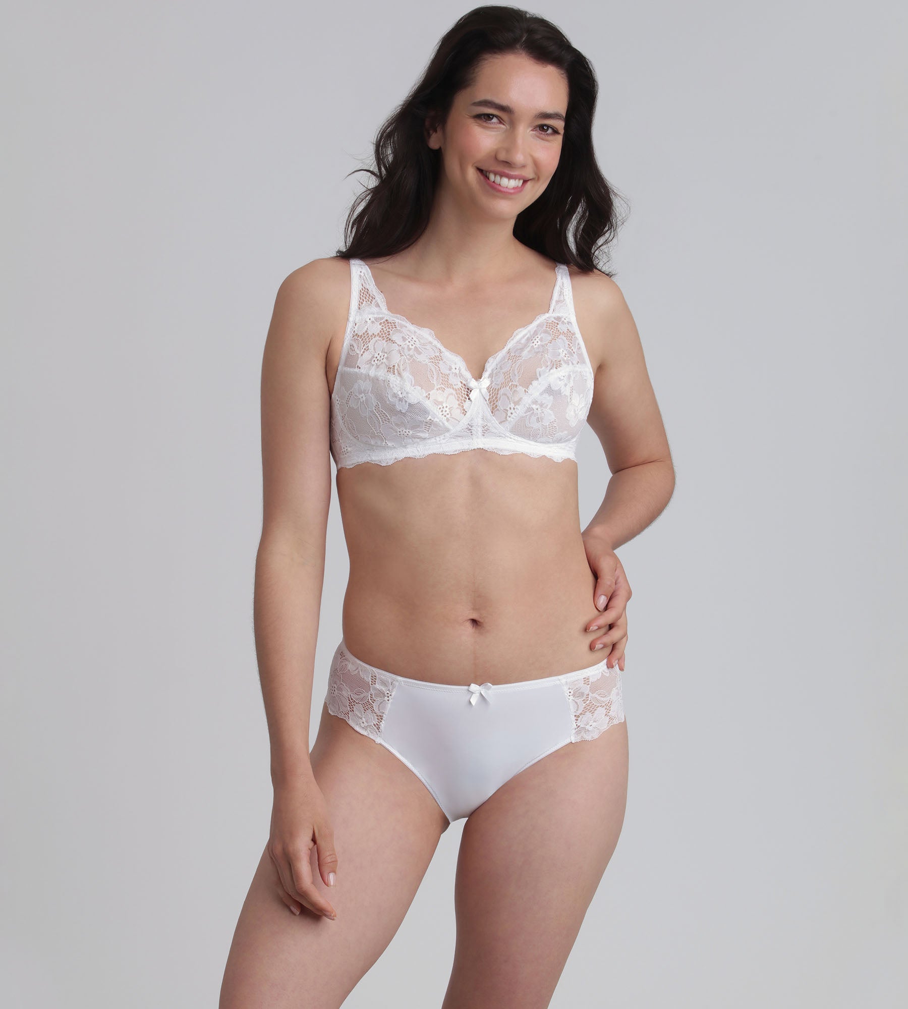 Playtex® Sujetador de encaje blanco sin aros Essential Elegance