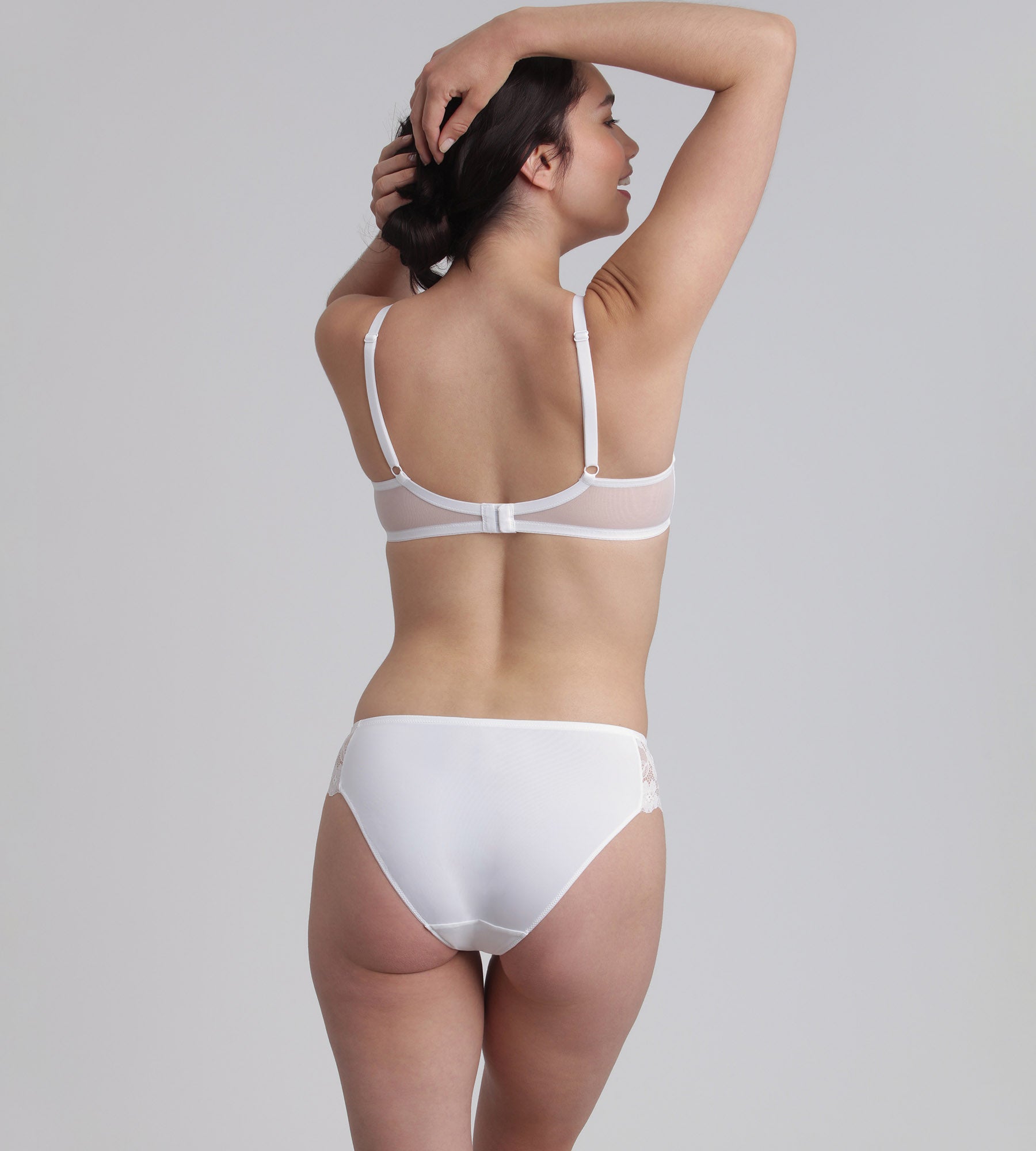 Playtex® Sujetador de encaje blanco sin aros Essential Elegance
