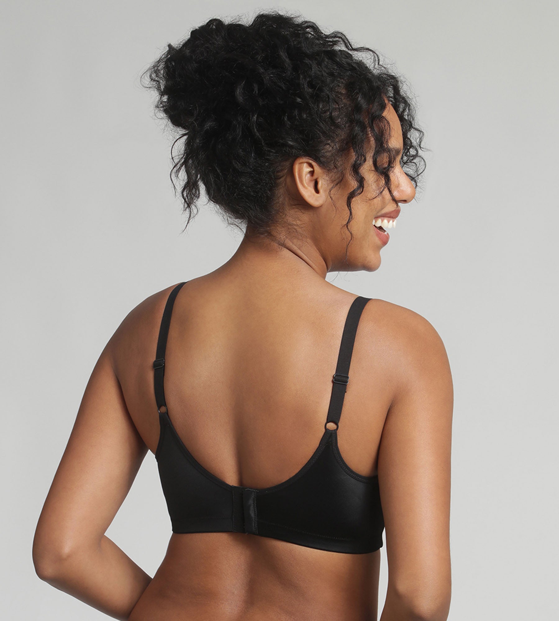 Playtex® Sujetador sin aros negro Essential Support