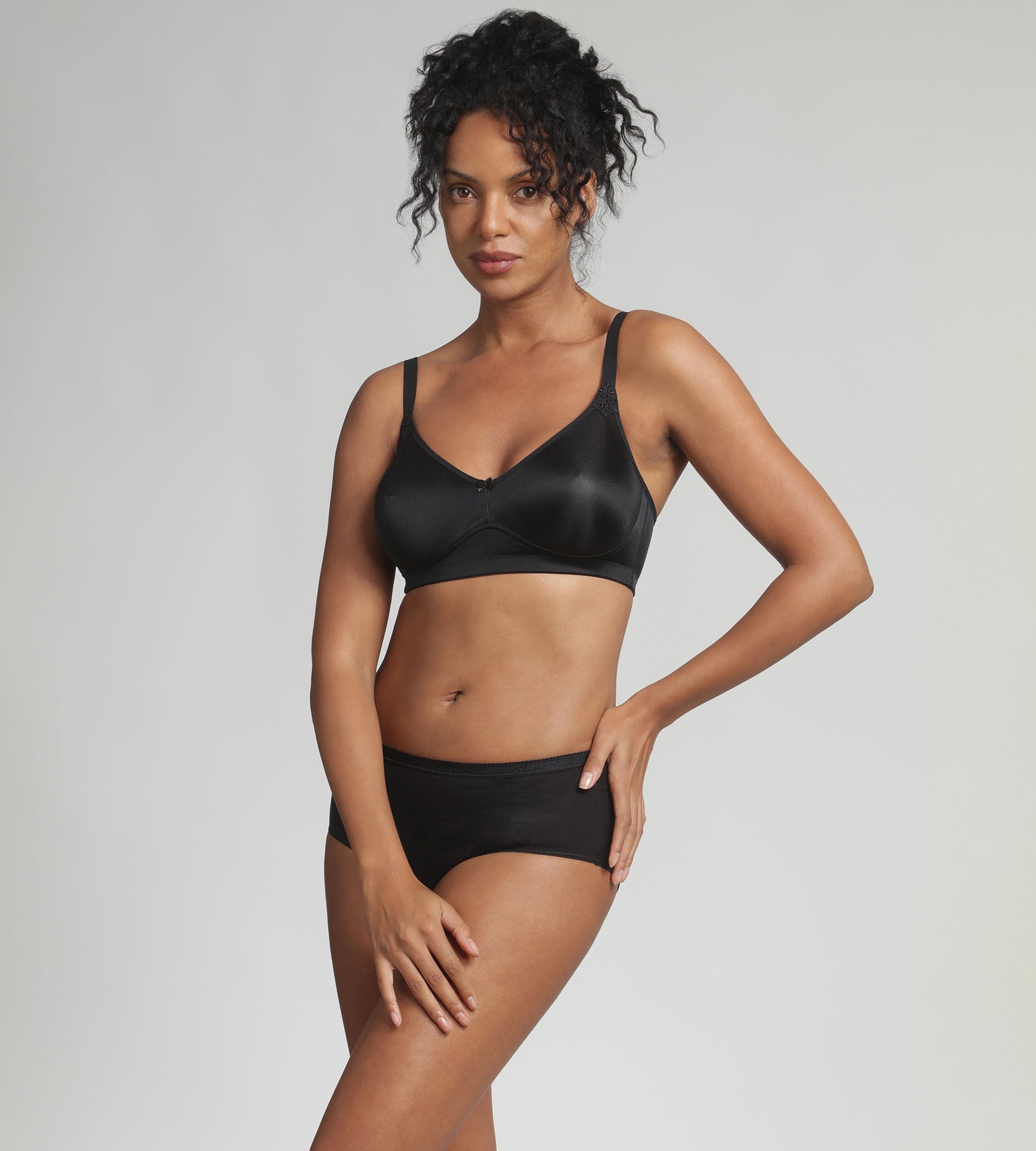 Playtex® Sujetador sin aros negro Essential Support