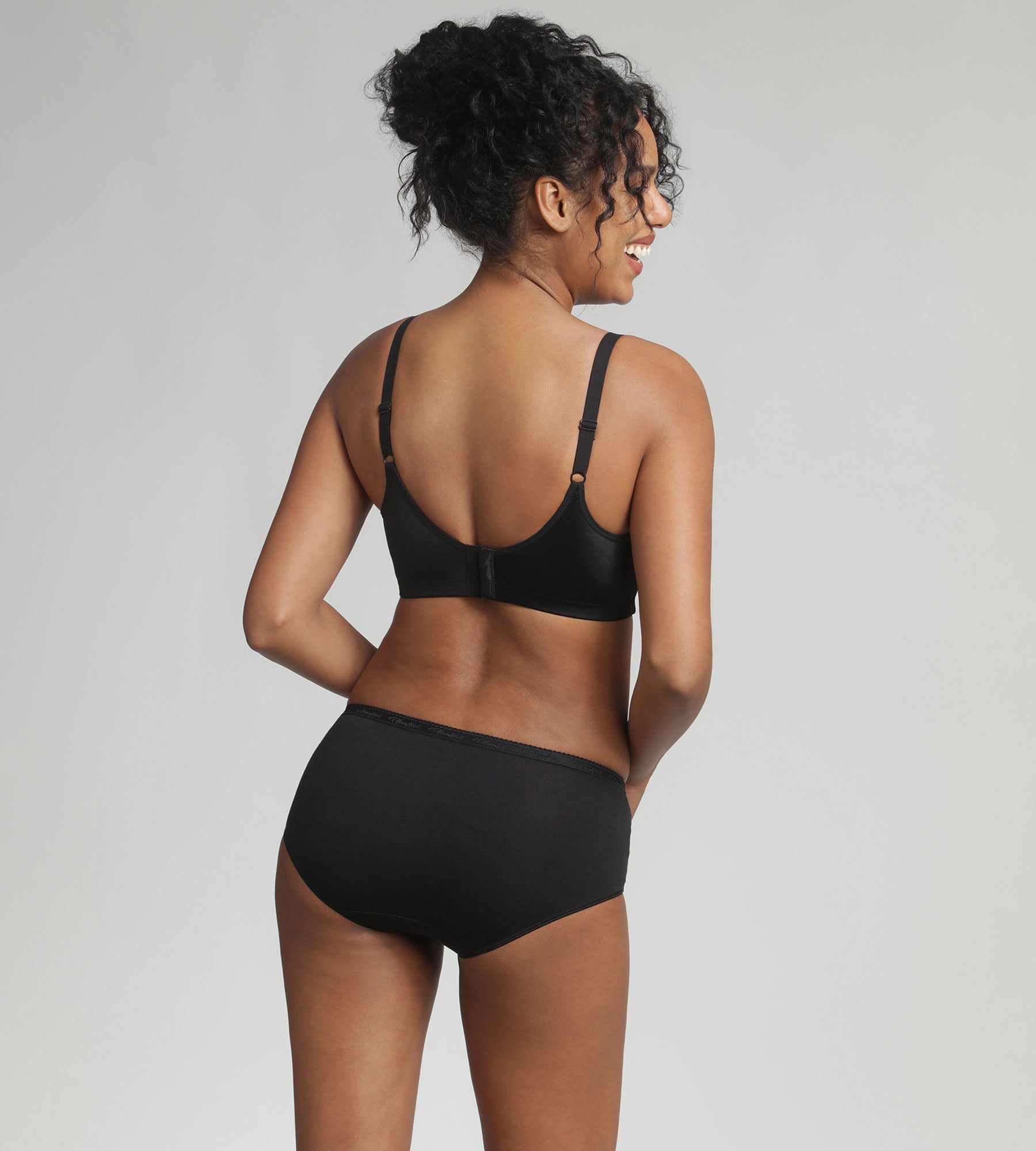 Playtex® Sujetador sin aros negro Essential Support