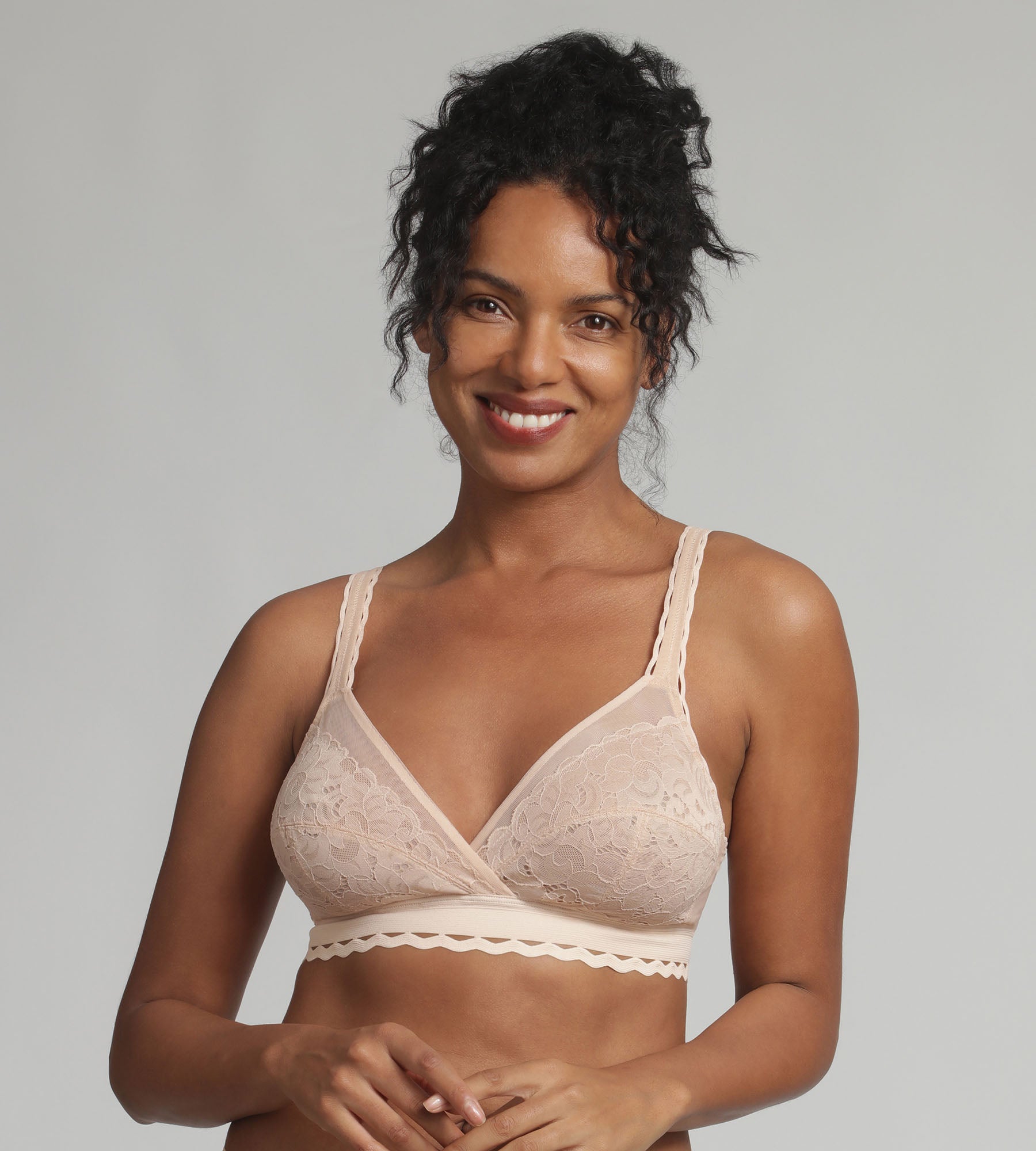Playtex® Sujetador sin aros beige Cruzado Mágico Femenino Reciclado