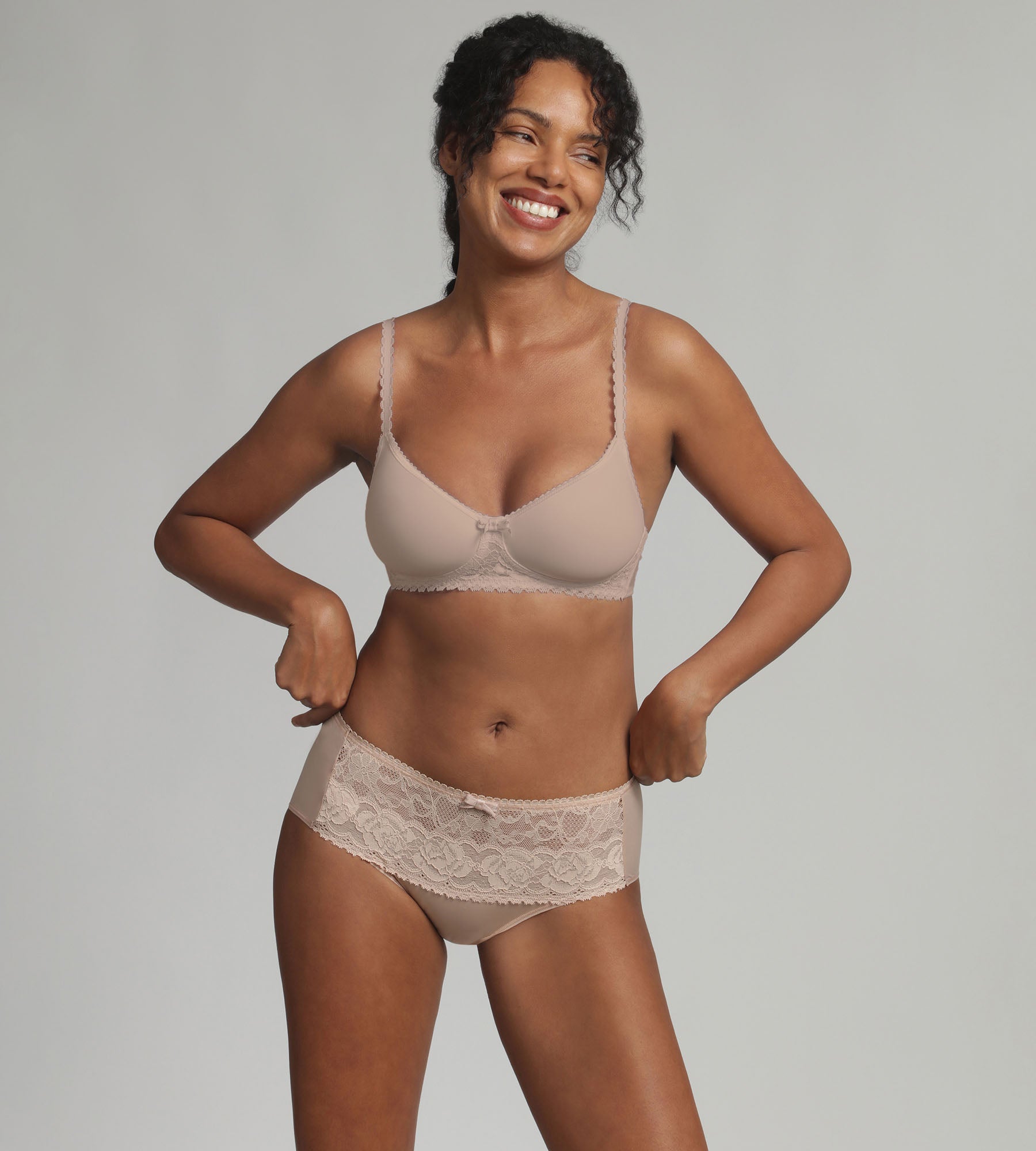Playtex® Sujetador spacer sin aros beige Flower Elegance Reciclado