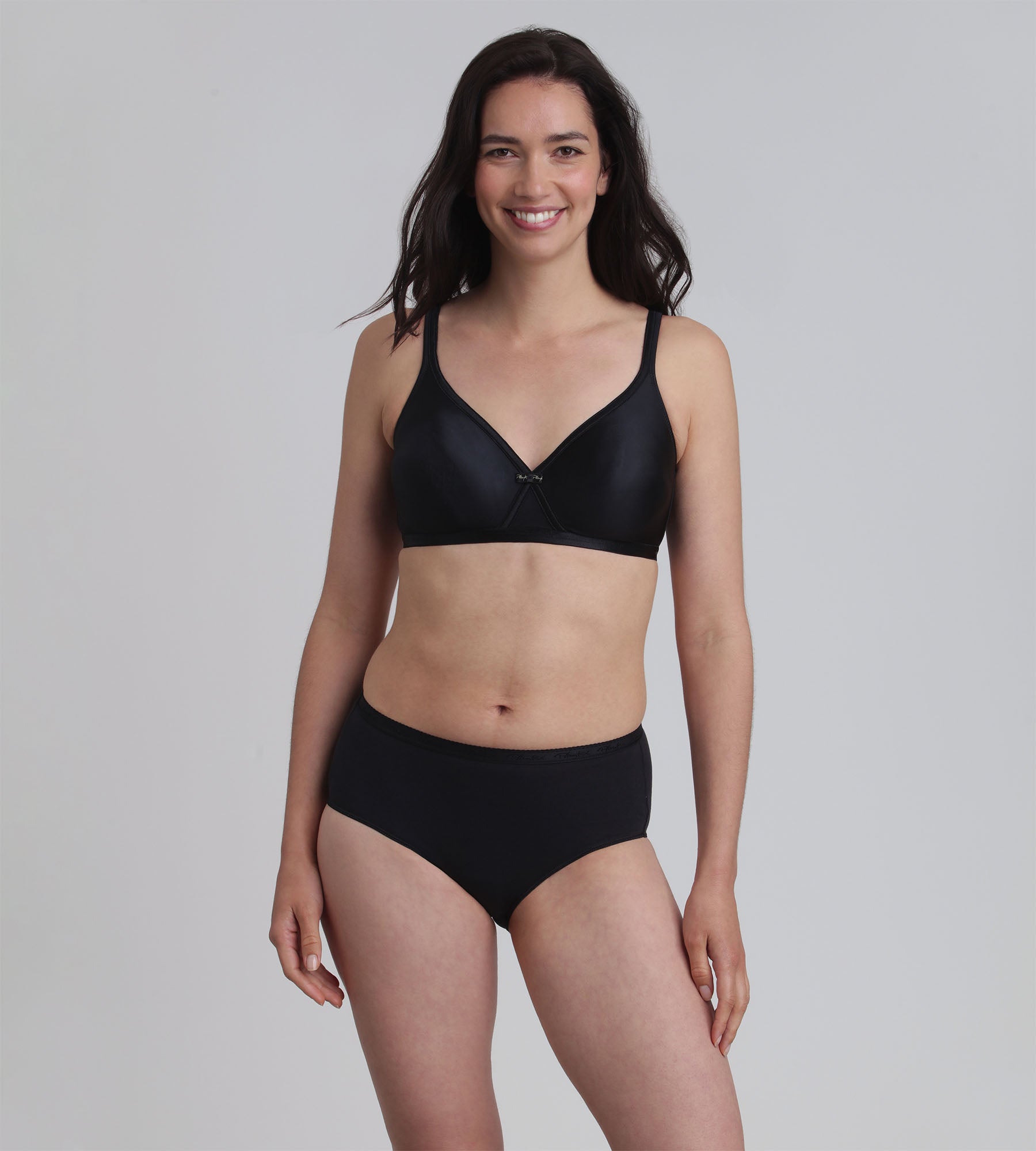 Playtex® Sujetador sin aros negro Satiny Microfiber