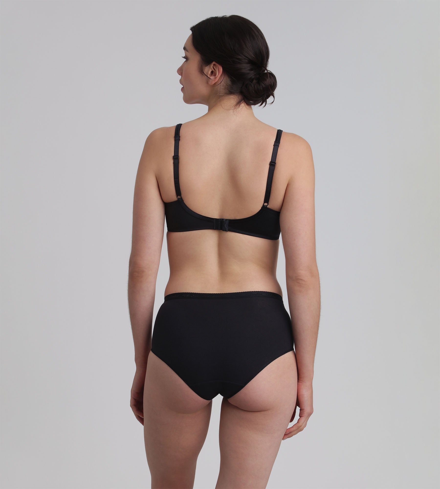 Playtex® Sujetador con aros negro Cruzado Mágico Satén